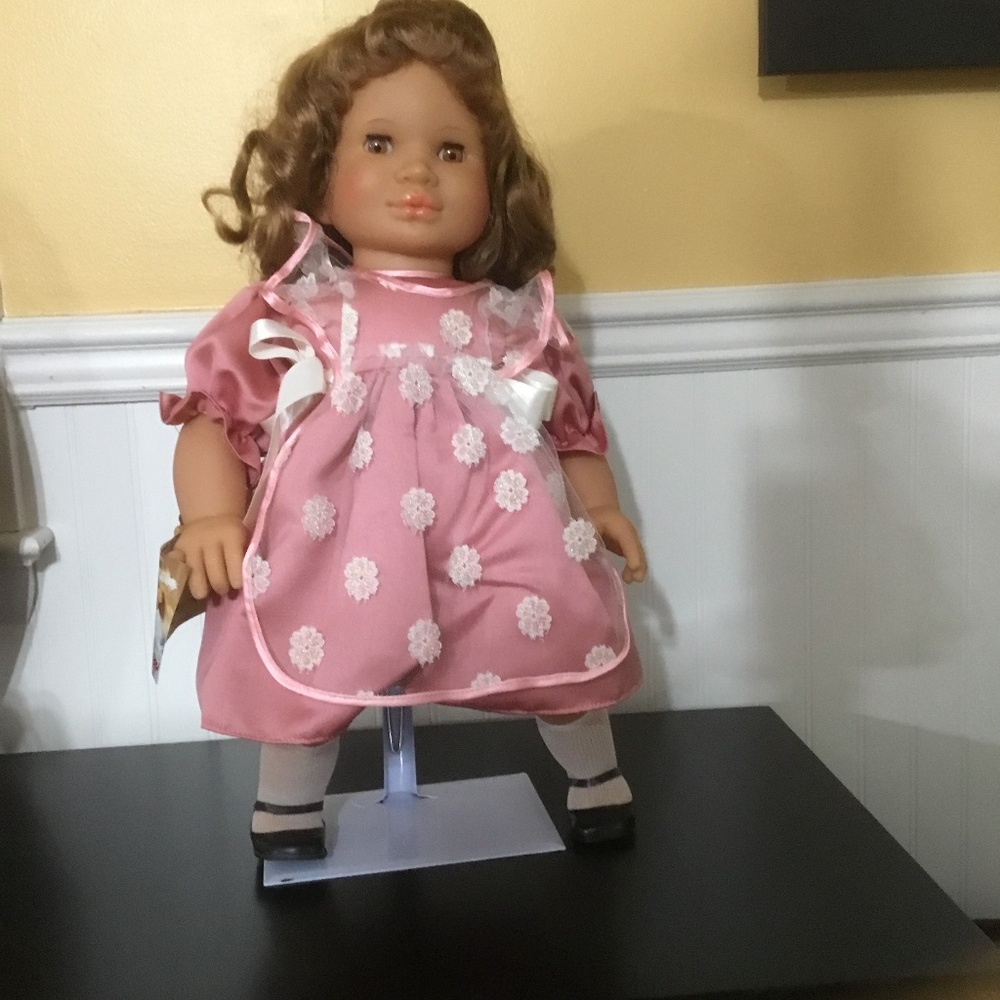 20 inch Lissi Doll ANA by Lissi Batz Germany Vinyl cloth COA w/ stand - Picture 3 of 16